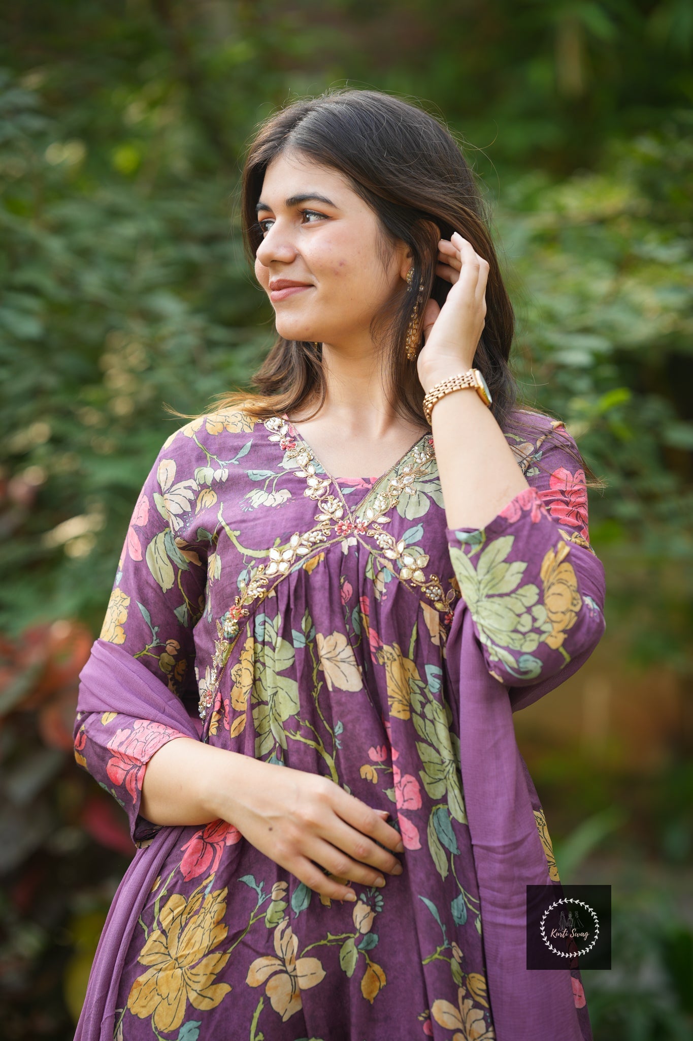 AAROHI Muslin Alia Suit With Handwork