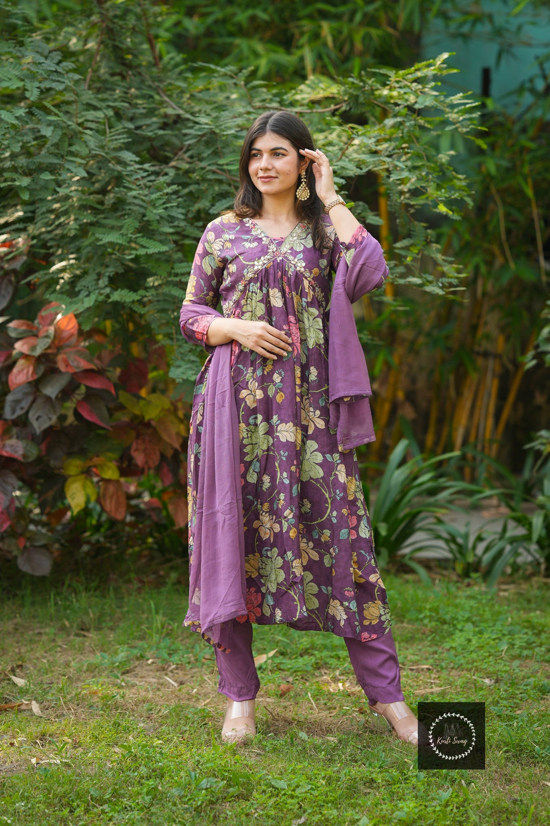 AAROHI Muslin Alia Suit With Handwork