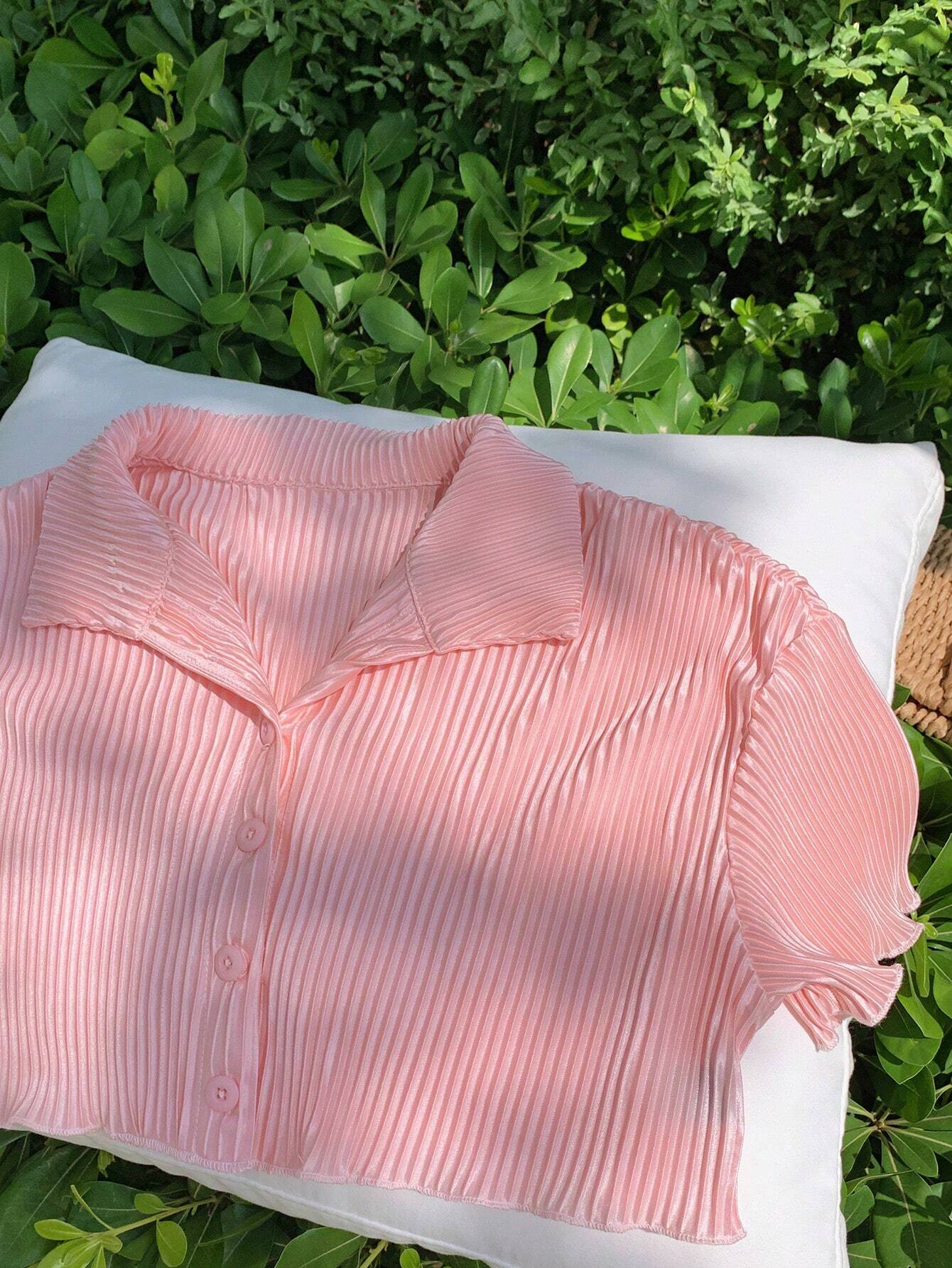 Women's style cropped pleated shirt for spring and summer