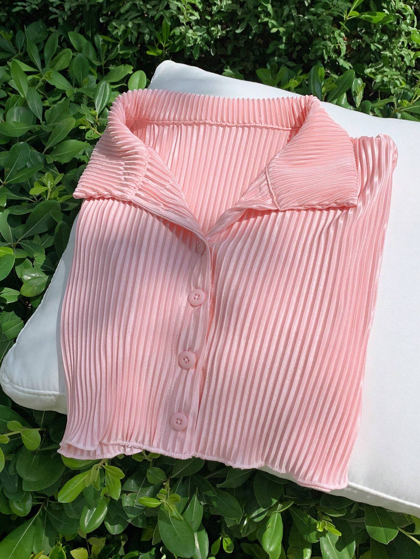 Women's style cropped pleated shirt for spring and summer
