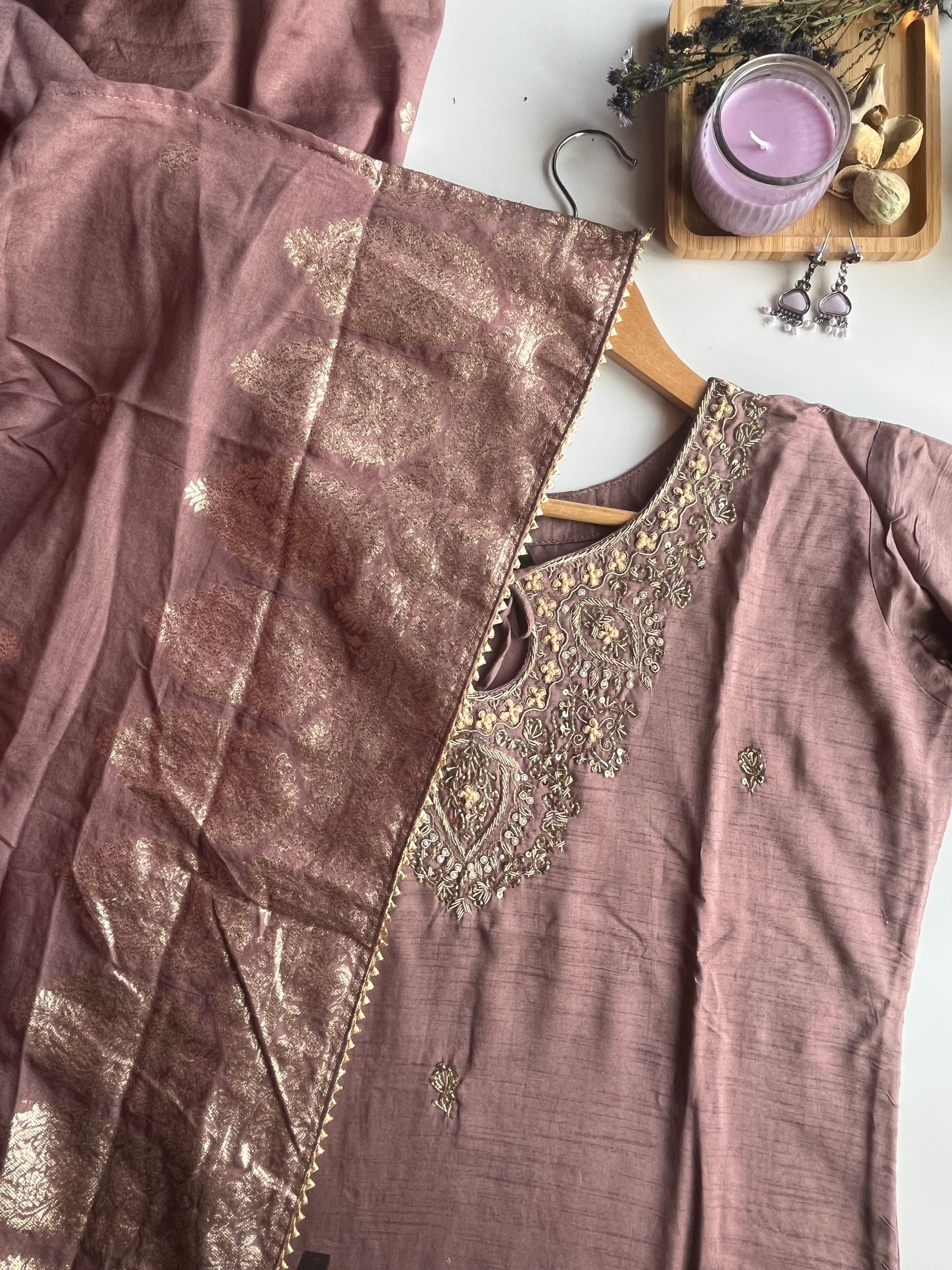 EKAANSHI - Lavender Dola Silk Kurti Set