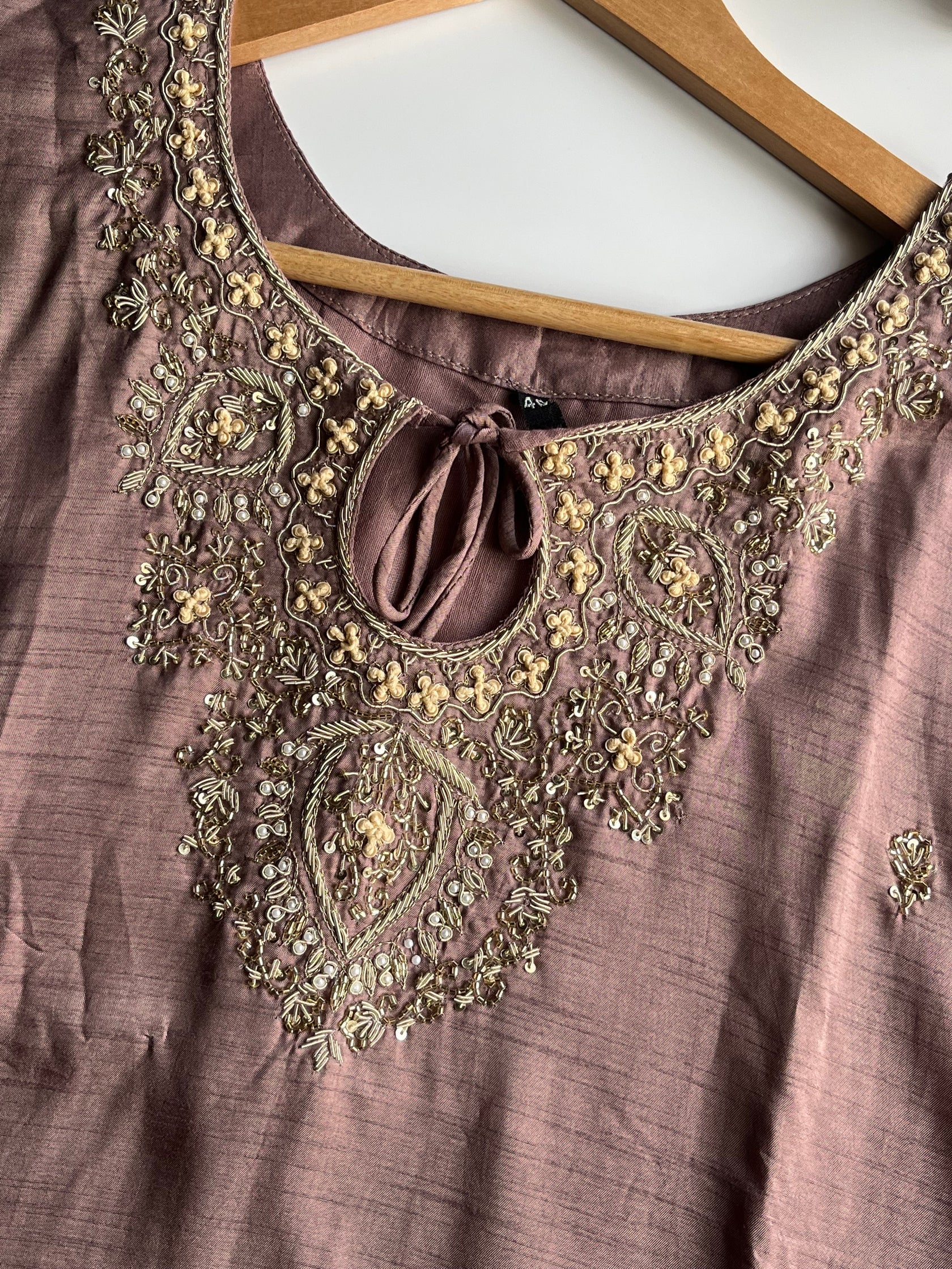 EKAANSHI - Lavender Dola Silk Kurti Set